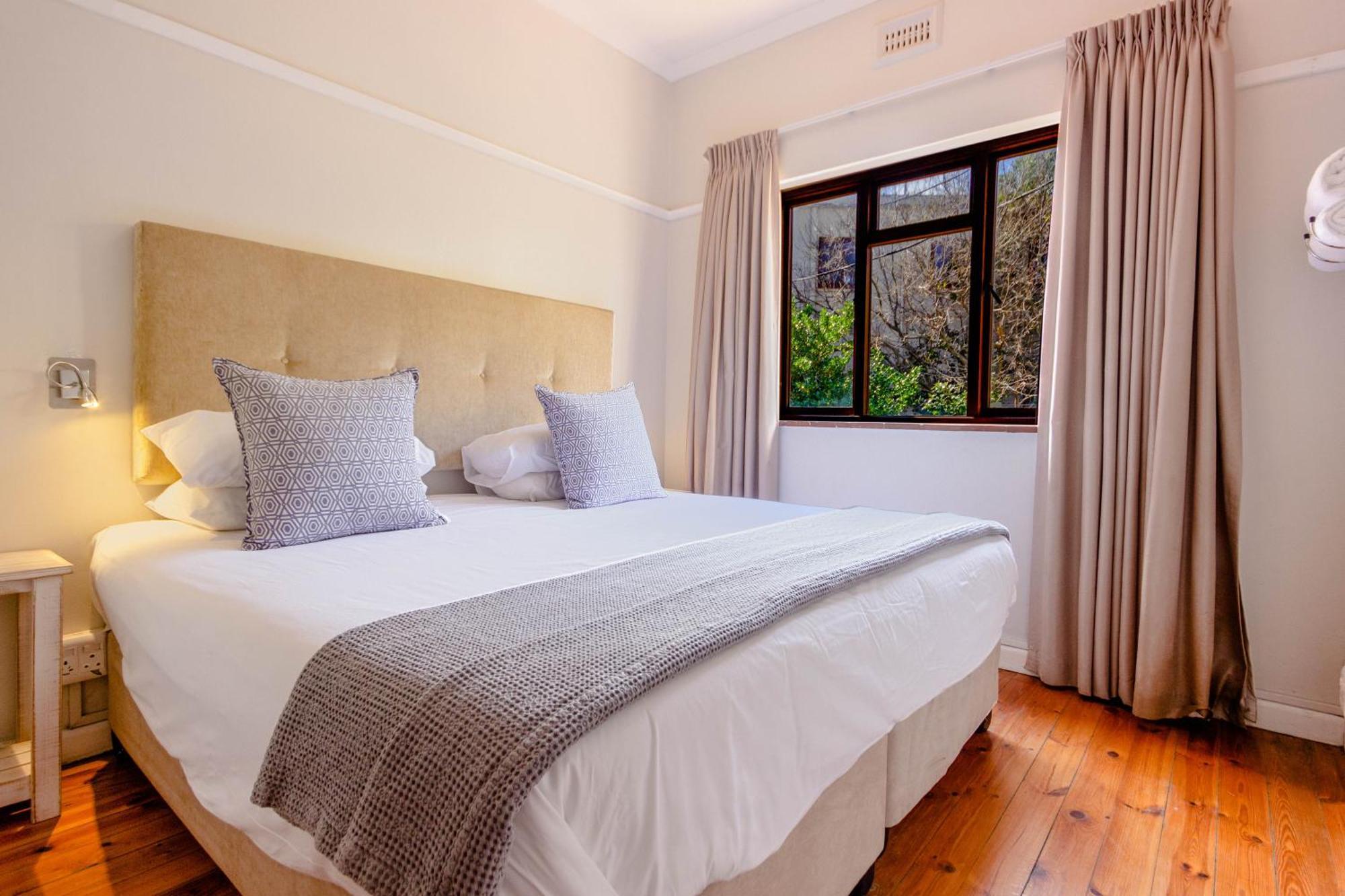 Tidal Pool Apartments - Camps Bay Cape Town Room photo