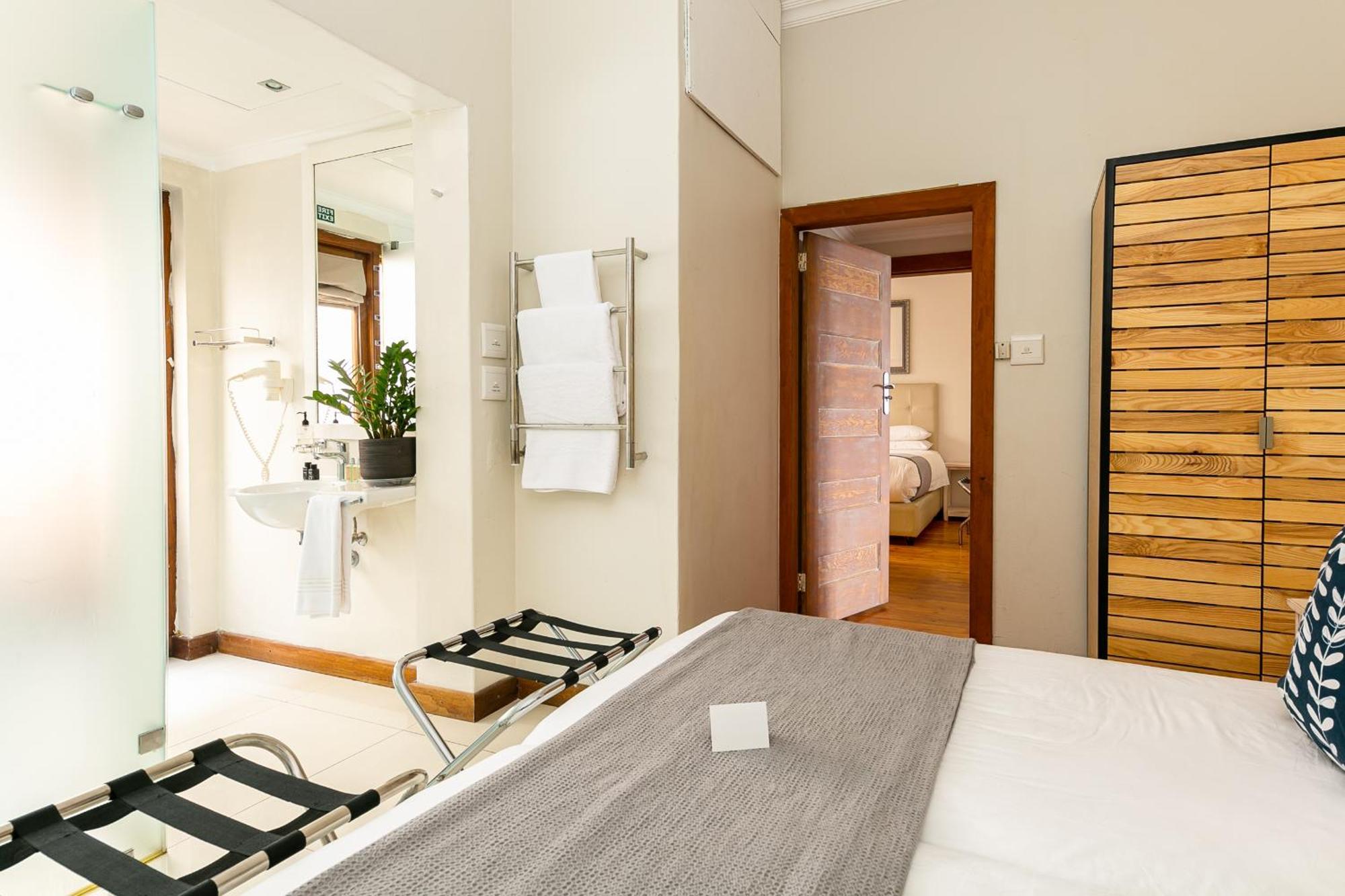 Tidal Pool Apartments - Camps Bay Cape Town Room photo