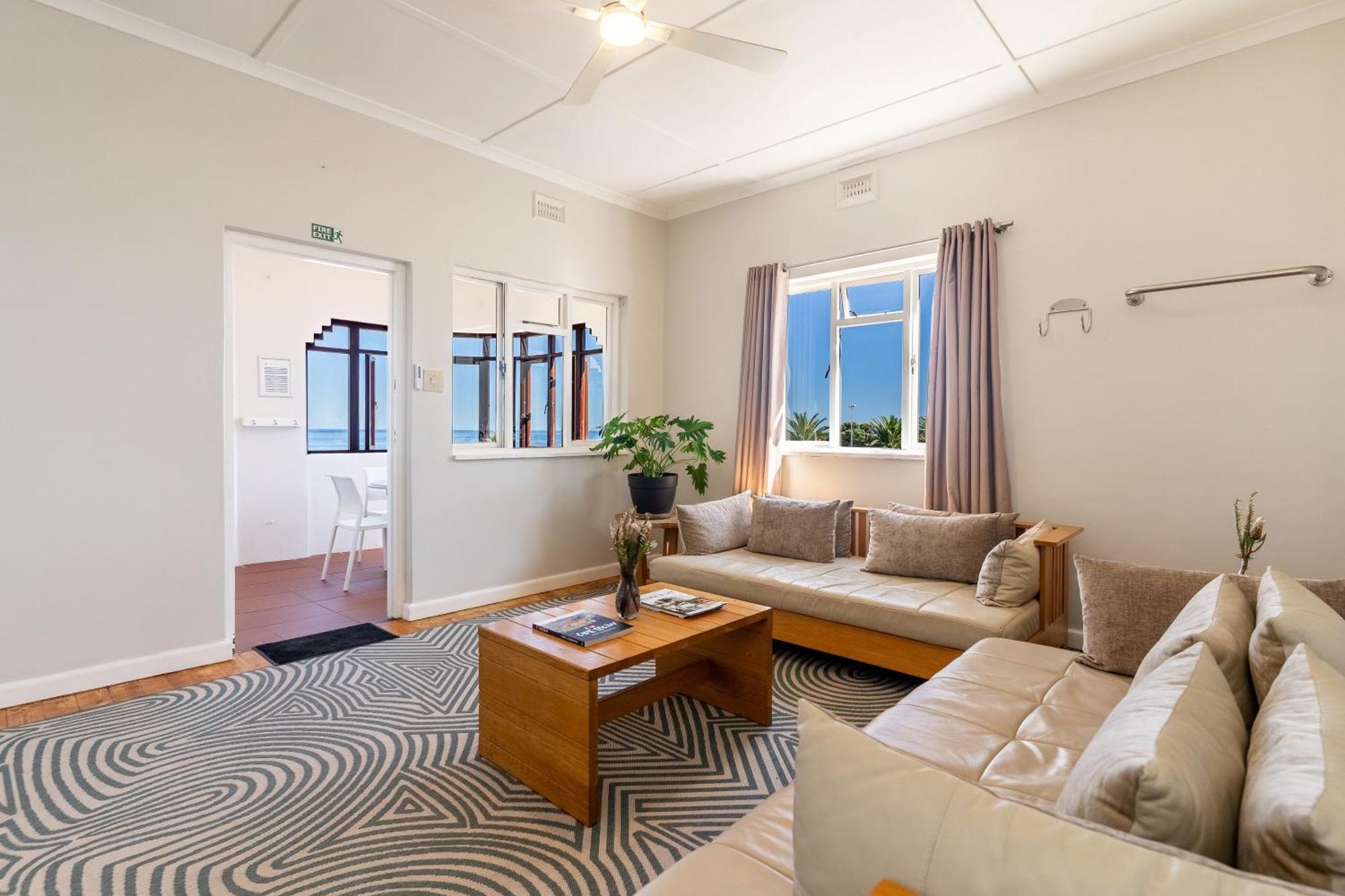 Tidal Pool Apartments - Camps Bay Cape Town Exterior photo